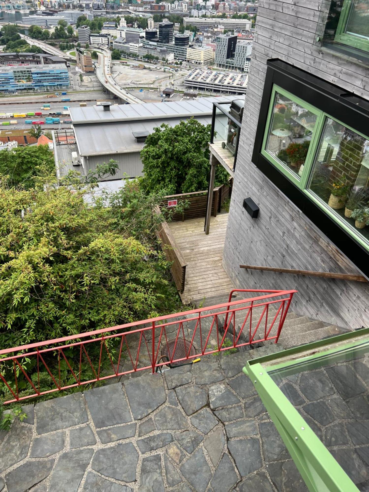 Fin Leilighet Med Parkering! Bergen Exterior photo