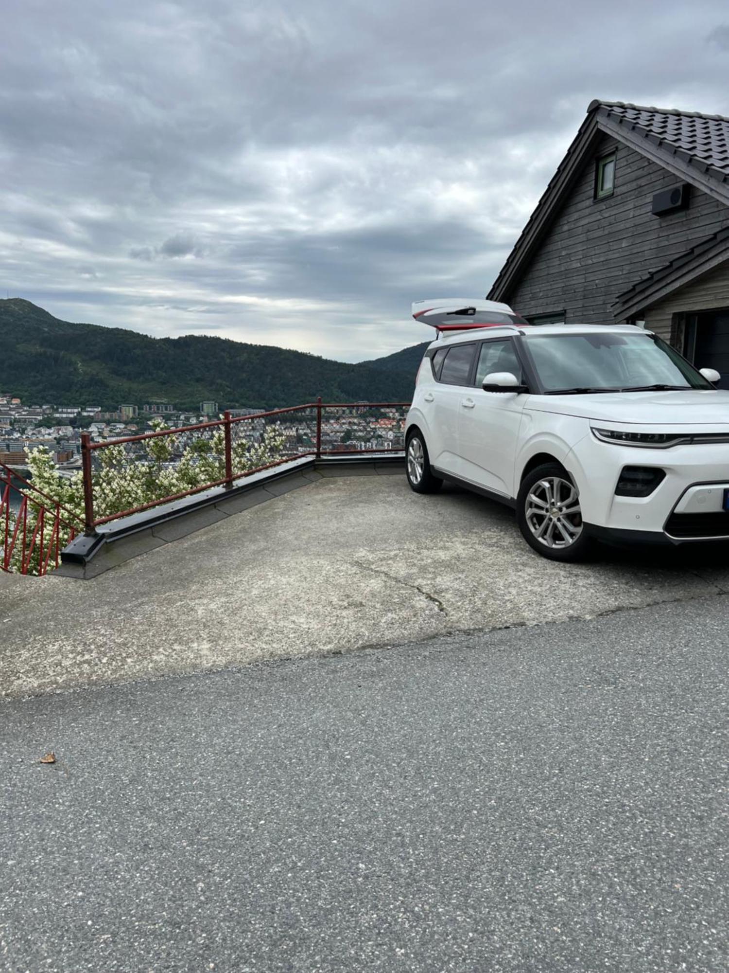 Fin Leilighet Med Parkering! Bergen Exterior photo